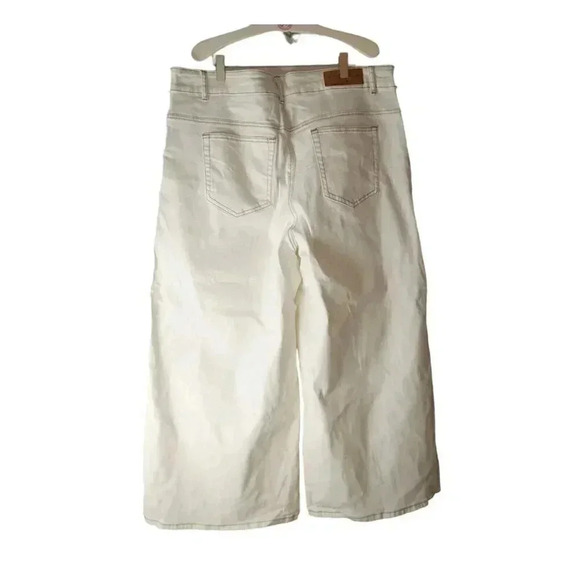 Suzanne Betro Womens Jeans Cream Contrast Stitch High Rise Wide Crop Denim 20 - Picture 3 of 14